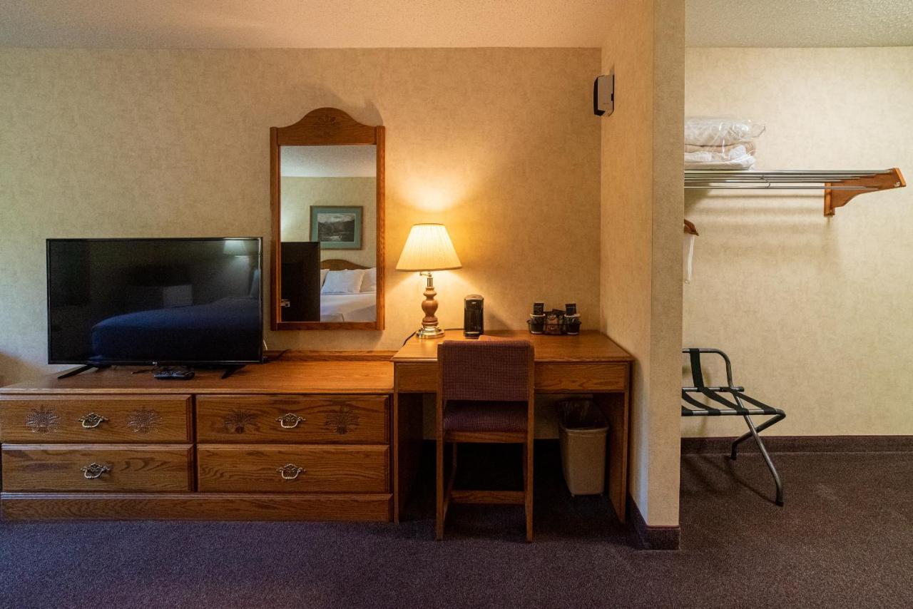 Willabee'S Motel Brimley Екстериор снимка